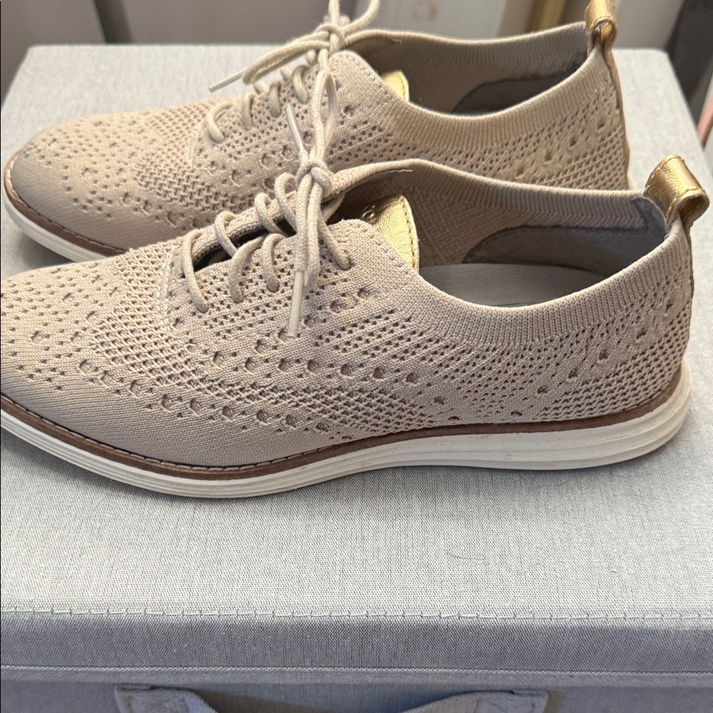 Women's Cole Haan OriginalGrand Stitchlite Wingtip Shoes - Picture 2 of 5